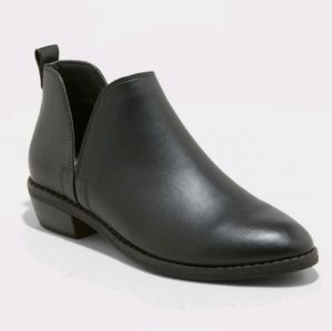 Universal Thread Nora Black Booties